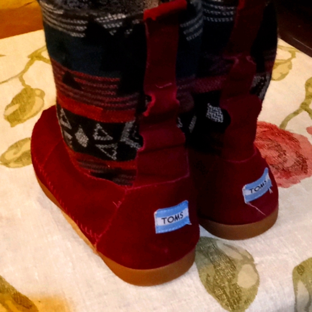 Tom's leather/poly-faux fur boots.